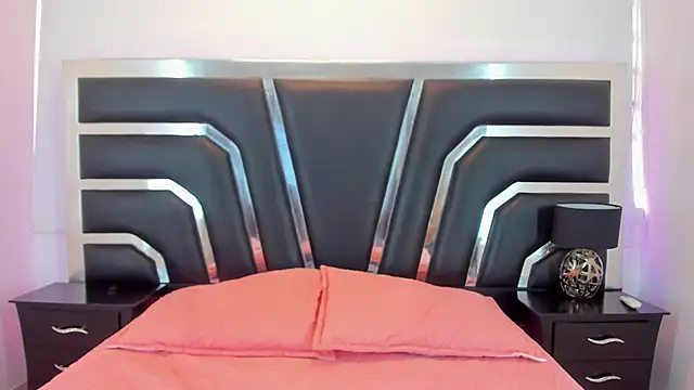 Snapshot of NinnaVous chatting on January 2025 03:57:02 PM NinnaVous online show from January 2025 03:57:02 PM