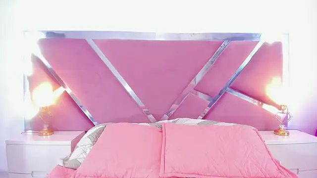 Snapshot of NinnaVous chatting on January 2025 02:24:02 PM NinnaVous online show from January 2025 02:24:02 PM