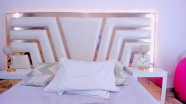 Snapshot of NinnaVous chatting on March 2025 04:56:02 PM NinnaVous online show from March 2025 04:56:02 PM