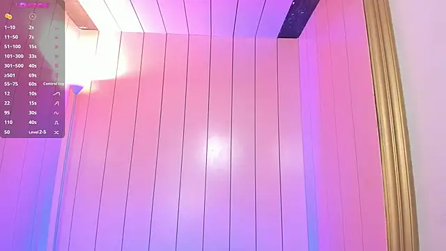 lexiethompson  online show from December 2025 12:09:01 PM