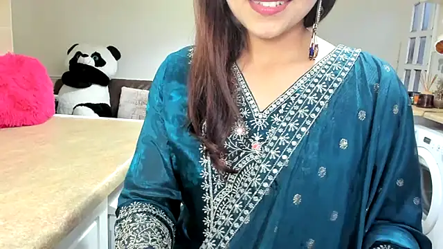 winterforu online show from February 2025 05:33:01 PM