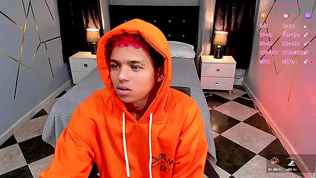 Snapshot of Noah_Smith04 chatting on December 2024 05:13:01 PM Noah Smith04 online show from December 2024 05:13:01 PM