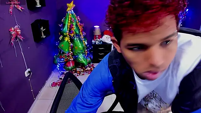 Snapshot of Noah_Smith04 chatting on December 2024 12:09:02 PM Noah Smith04 online show from December 2024 12:09:02 PM