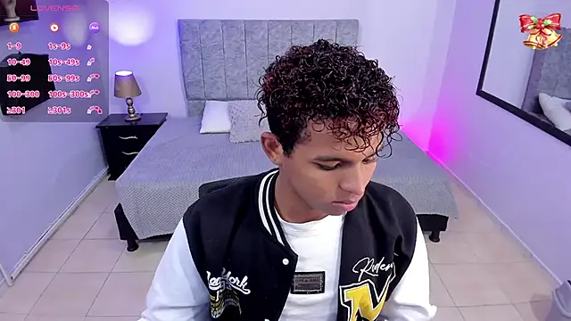 Snapshot of Noah_Smith04 chatting on January 2025 11:54:01 AM Noah Smith04 online show from January 2025 11:54:01 AM