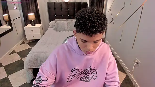 Snapshot of Noah_Smith04 chatting on March 2025 01:29:01 PM Noah Smith04 online show from March 2025 01:29:01 PM