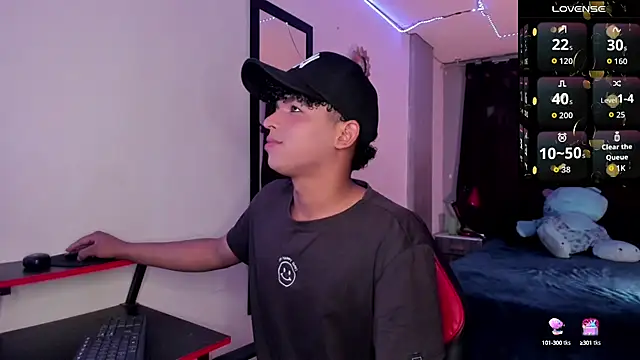 Snapshot of Noah_Smith04 chatting on September 2025 08:43:01 PM Noah Smith04 online show from September 2025 08:43:01 PM