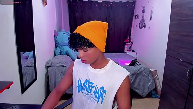 Snapshot of Noah_Smith04 chatting on October 2025 02:48:01 PM Noah Smith04 online show from October 2025 02:48:01 PM