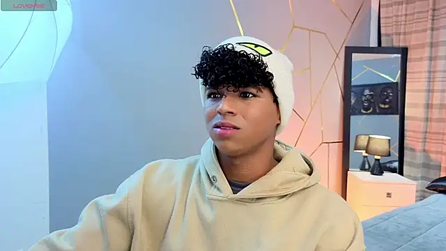 Snapshot of Noah_Smith04 chatting on November 2025 12:17:01 PM Noah Smith04 online show from November 2025 12:17:01 PM