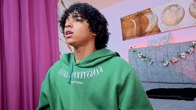 Snapshot of Noah_Smith04 chatting on March 2026 12:44:01 PM Noah Smith04 online show from March 2026 12:44:01 PM