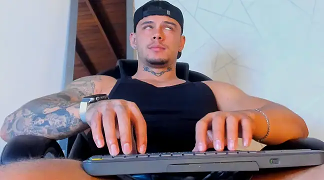 NoahhBrown online show from March 2025 06:16:01 AM