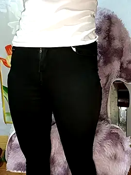 Blythe 69 online show from February 2025 03:36:02 PM