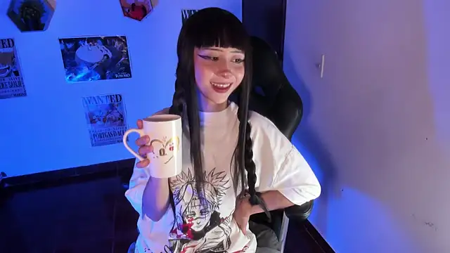 MonxxsLove online show from May 2026 04:18:01 AM