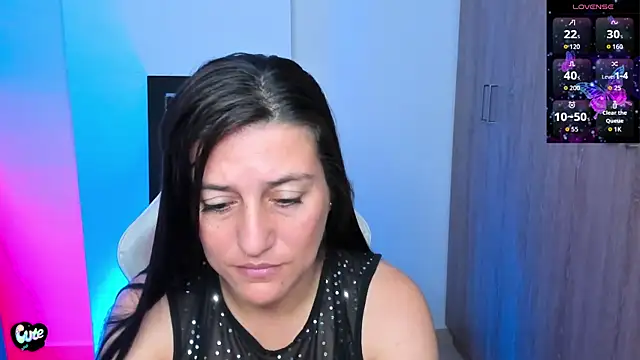 Saskyaa online show from October 2025 04:38:02 PM