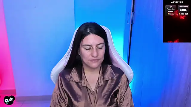 Saskyaa online show from April 2026 12:52:02 PM