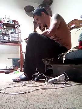 Snapshot of LongDickZee562 chatting on February 2025 09:32:02 AM LongDickZee562 online show from February 2025 09:32:02 AM