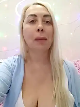 Snapshot of HotJanet chatting on January 2025 06:27:02 PM HotJanet online show from January 2025 06:27:02 PM