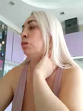 Snapshot of HotJanet chatting on January 2025 08:03:02 AM HotJanet online show from January 2025 08:03:02 AM