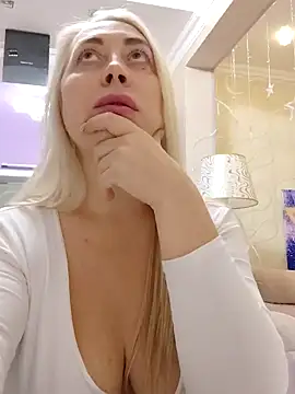 Snapshot of HotJanet chatting on January 2025 05:04:02 PM HotJanet online show from January 2025 05:04:02 PM