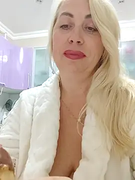 Snapshot of HotJanet chatting on October 2025 07:54:02 PM HotJanet online show from October 2025 07:54:02 PM