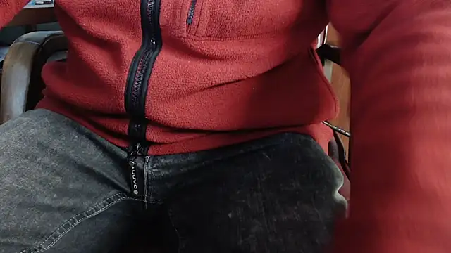 Snapshot of smoothandtiny chatting on March 2025 08:37:02 AM smoothandtiny online show from March 2025 08:37:02 AM