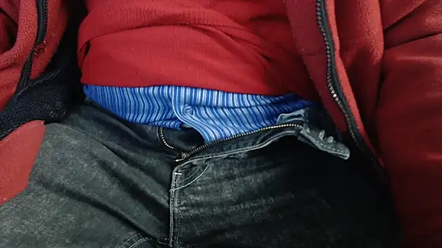 Snapshot of smoothandtiny chatting on March 2025 05:24:02 AM smoothandtiny online show from March 2025 05:24:02 AM