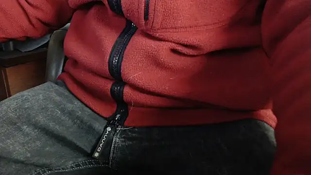 Snapshot of smoothandtiny chatting on March 2025 03:58:02 PM smoothandtiny online show from March 2025 03:58:02 PM