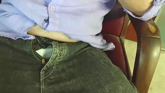 Snapshot of smoothandtiny chatting on September 2025 05:25:02 PM smoothandtiny online show from September 2025 05:25:02 PM