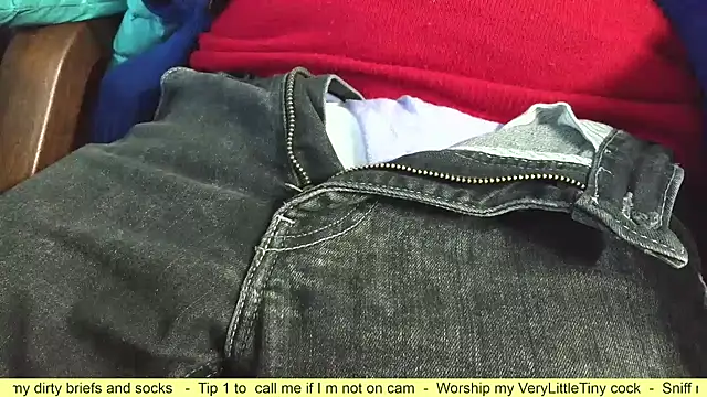 Snapshot of smoothandtiny chatting on October 2025 04:11:01 AM smoothandtiny online show from October 2025 04:11:01 AM