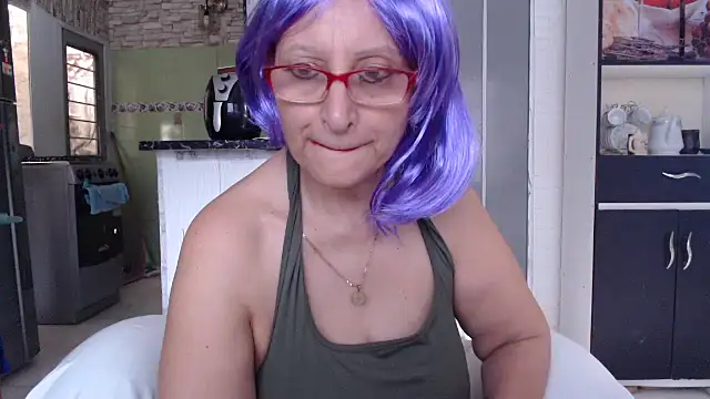 Lilly macflyy online show from September 2025 04:28:02 PM