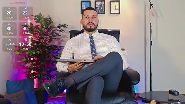 HenryBenso online show from October 2025 06:08:02 PM