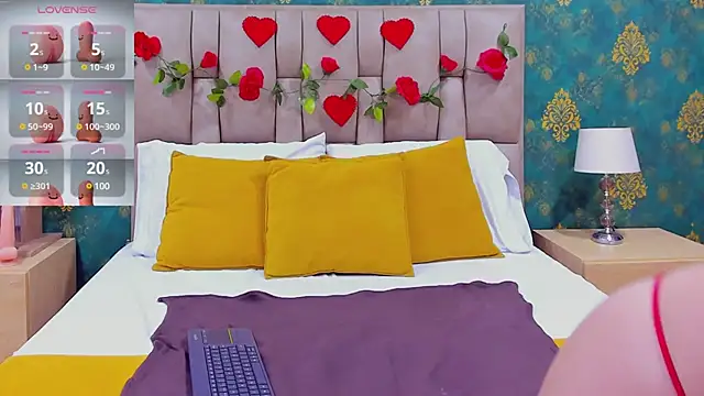 SuzanSmithh online show from February 2025 11:53:01 AM