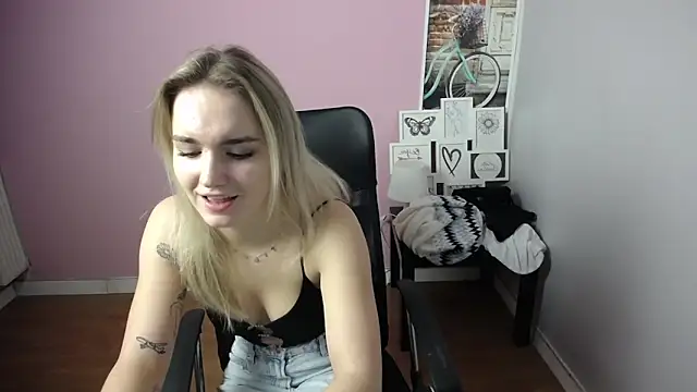 Snapshot of viktoria_lovely chatting on December 2024 11:12:01 AM viktoria lovely online show from December 2024 11:12:01 AM