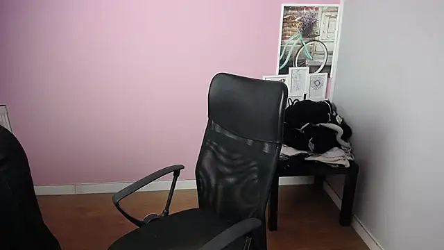 Snapshot of viktoria_lovely chatting on February 2025 04:57:01 AM viktoria lovely online show from February 2025 04:57:01 AM