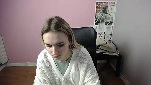 Snapshot of viktoria_lovely chatting on February 2025 11:25:02 AM viktoria lovely online show from February 2025 11:25:02 AM