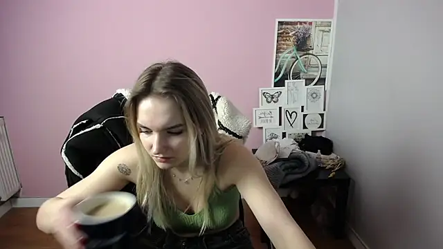 Snapshot of viktoria_lovely chatting on March 2025 11:11:01 AM viktoria lovely online show from March 2025 11:11:01 AM