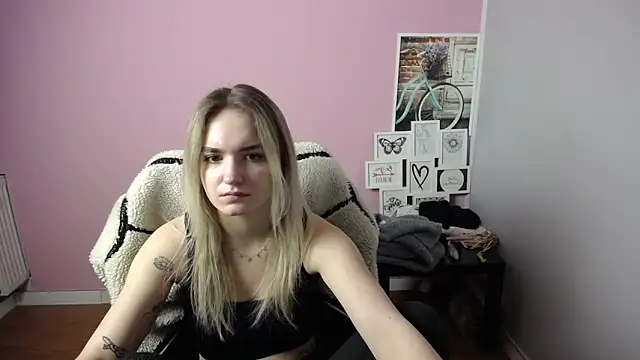 Snapshot of viktoria_lovely chatting on March 2025 11:27:02 AM viktoria lovely online show from March 2025 11:27:02 AM