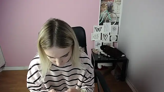 Snapshot of viktoria_lovely chatting on September 2025 10:04:02 AM viktoria lovely online show from September 2025 10:04:02 AM