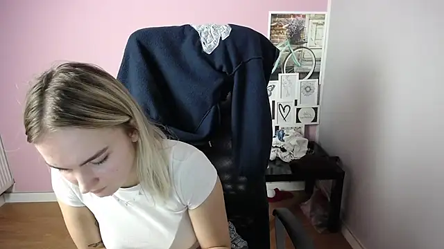 Snapshot of viktoria_lovely chatting on September 2025 07:21:02 AM viktoria lovely online show from September 2025 07:21:02 AM