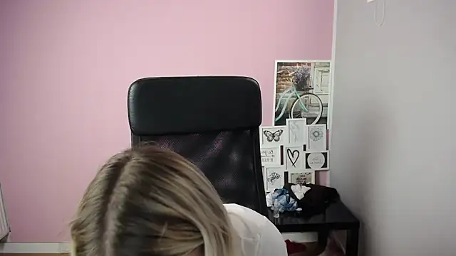 Snapshot of viktoria_lovely chatting on September 2025 09:54:02 AM viktoria lovely online show from September 2025 09:54:02 AM