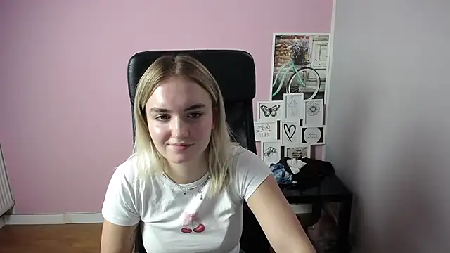 Snapshot of viktoria_lovely chatting on September 2025 07:54:01 AM viktoria lovely online show from September 2025 07:54:01 AM