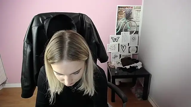 Snapshot of viktoria_lovely chatting on October 2025 09:56:02 AM viktoria lovely online show from October 2025 09:56:02 AM