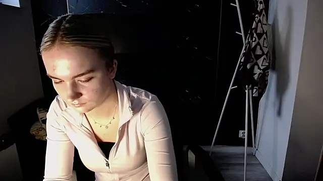 Snapshot of viktoria_lovely chatting on November 2025 12:36:02 PM viktoria lovely online show from November 2025 12:36:02 PM