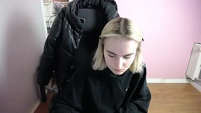 Snapshot of viktoria_lovely chatting on February 2026 08:43:01 AM viktoria lovely online show from February 2026 08:43:01 AM