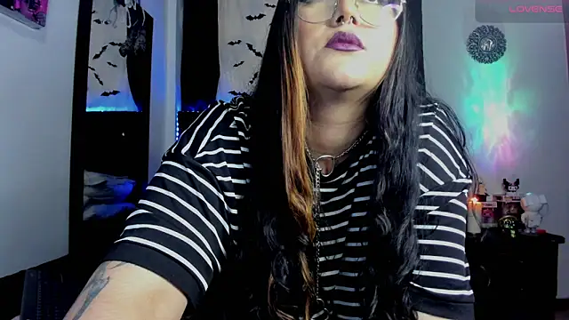 Snapshot of Nat_chubbygoth chatting on February 2025 10:15:01 PM Nat chubbygoth online show from February 2025 10:15:01 PM