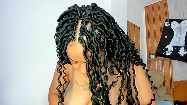 Alika01 online show from December 2025 01:20:01 PM