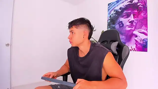 Snapshot of Bray_Kevin chatting on January 2025 02:21:01 PM Bray Kevin online show from January 2025 02:21:01 PM