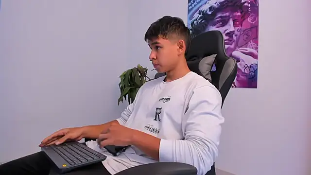 Snapshot of Bray_Kevin chatting on February 2025 02:53:02 PM Bray Kevin online show from February 2025 02:53:02 PM