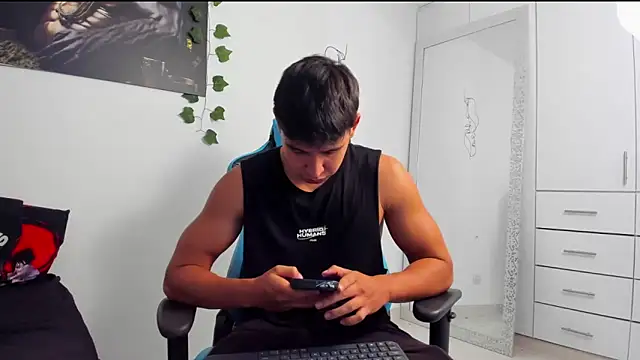 Snapshot of Bray_Kevin chatting on February 2025 01:03:01 AM Bray Kevin online show from February 2025 01:03:01 AM