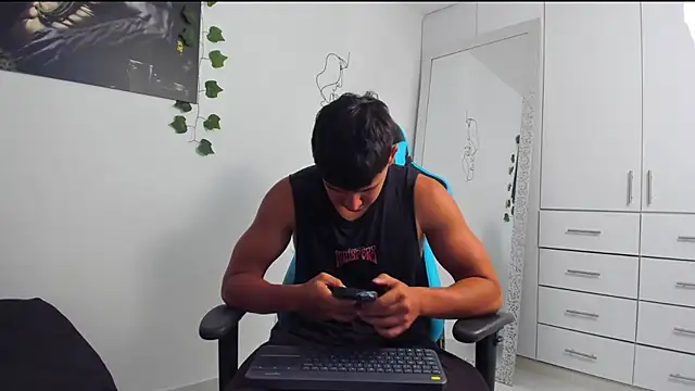 Snapshot of Bray_Kevin chatting on February 2025 11:48:02 PM Bray Kevin online show from February 2025 11:48:02 PM