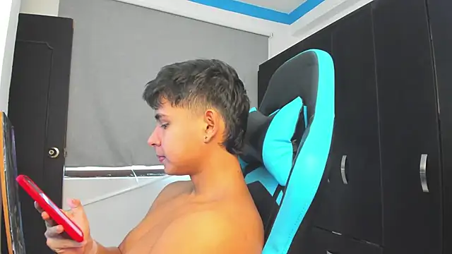 Snapshot of Bray_Kevin chatting on November 2025 05:57:02 PM Bray Kevin online show from November 2025 05:57:02 PM